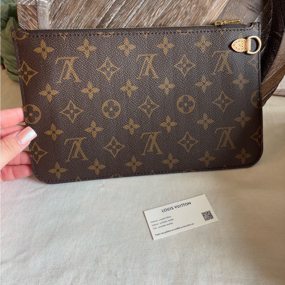 NEW Louis Vuitton Neverfull GM Monogram Pouch •Clutch • Authentic LV Bag - Picture 1 of 7